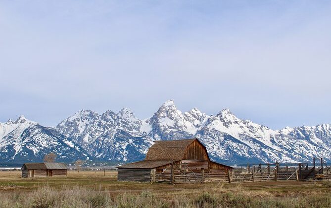 Wyoming Travel Guide
